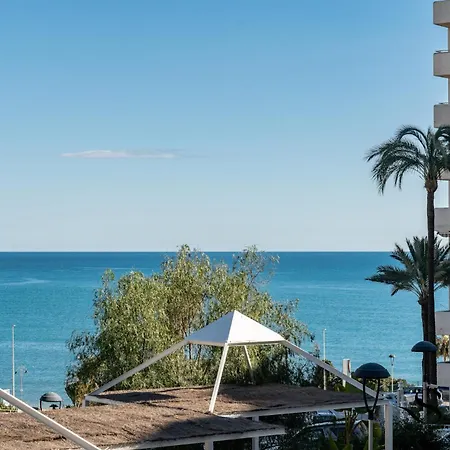 Seaview Beachfront With Aqua Park & Balcony *