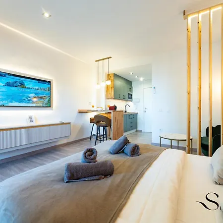 Seaview Beachfront With Aqua Park & Balcony Benalmadena