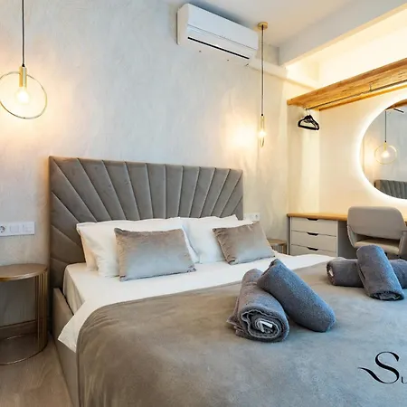 Seaview Beachfront With Aqua Park & Balcony