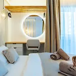Seaview Beachfront With Aqua Park & Balcony * בנאלמדנה