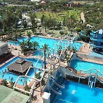 דירה Seaview Beachfront With Aqua Park & Balcony בנאלמדנה