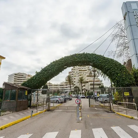 Seaview Beachfront With Aqua Park & Balcony Apartament Benalmádena
