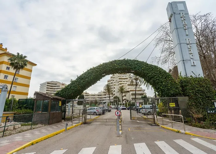 Seaview Beachfront With Aqua Park & Balcony Apartment Benalmadena